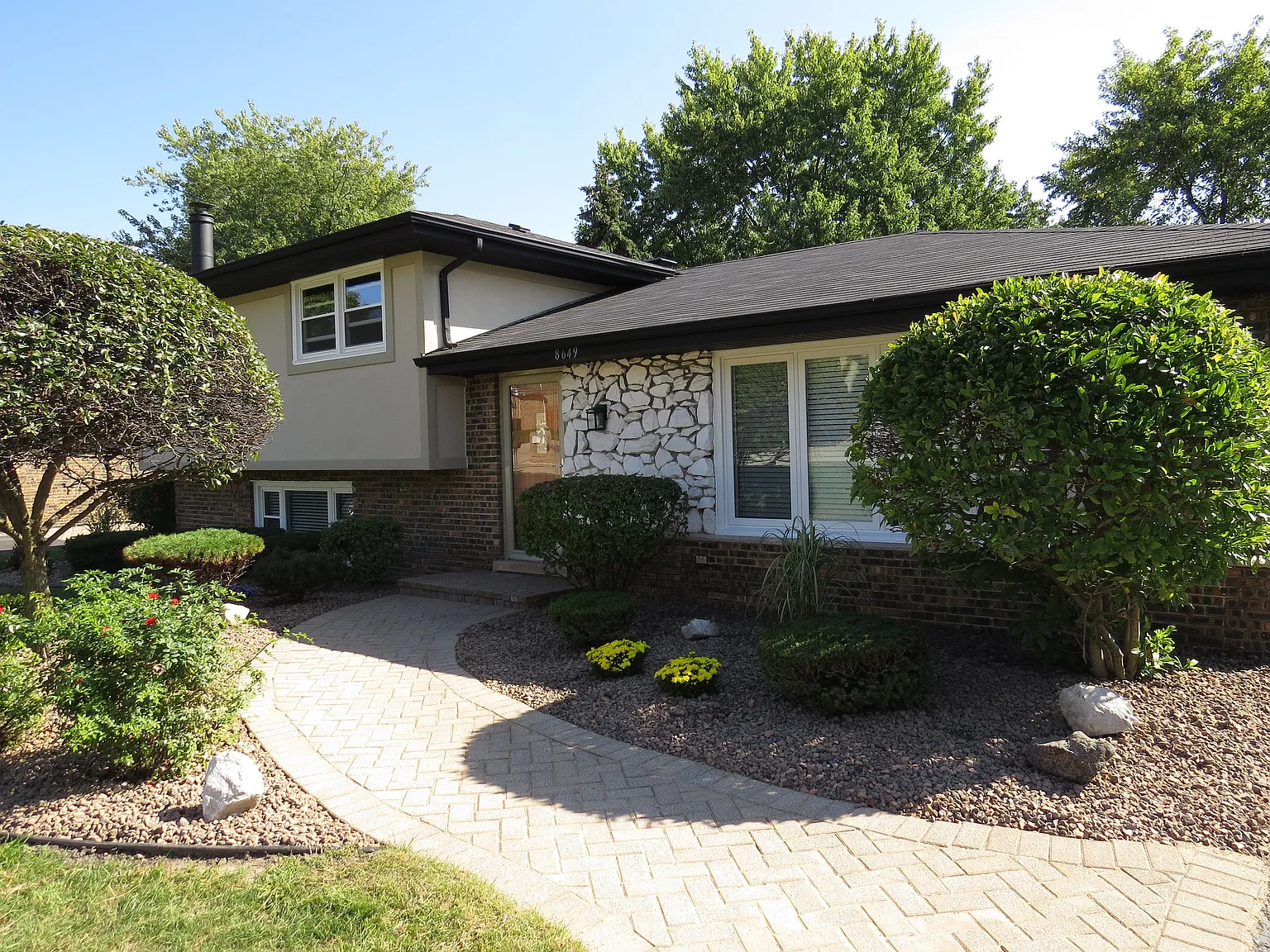 8649 W 98th Pl photo 1