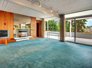 9625 SE Shoreland Dr, Bellevue, WA 98004