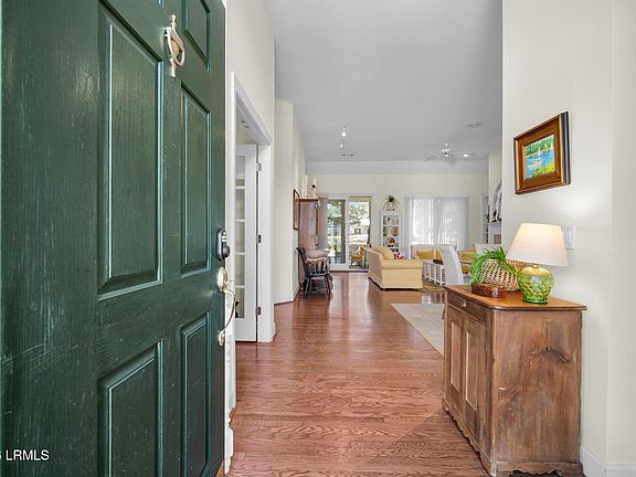 4th image of 207 Locust Fence Rd