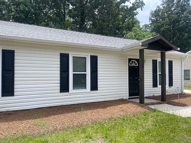3 bed, 1.5 bath, 1168 sqft, $1,750 — Photo 2
