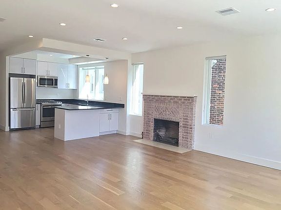 5th image of 68-45 Clyde St #Townhouse B