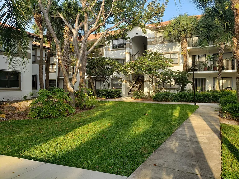 Nice green environment with lots of garden areas and natural shade from trees.