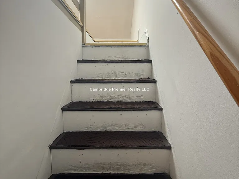 Elm St — Photo 15