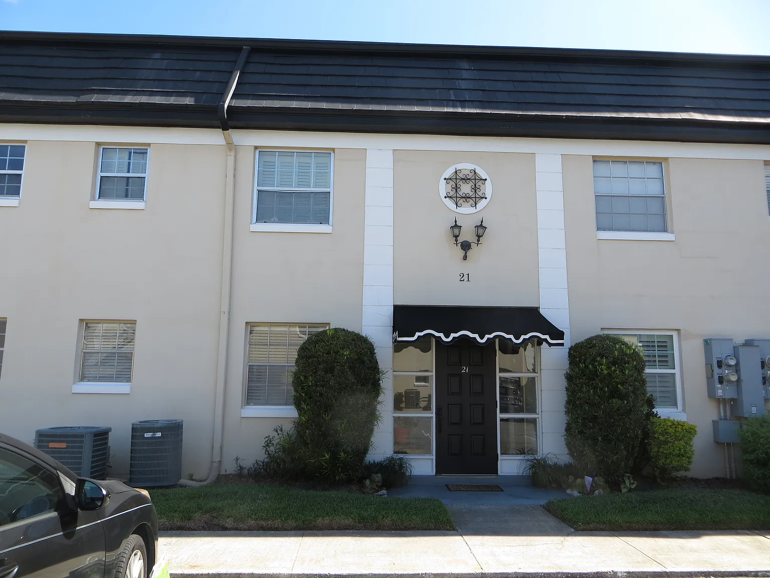 2 bed, 1026 sqft, $1,900 — Photo 2