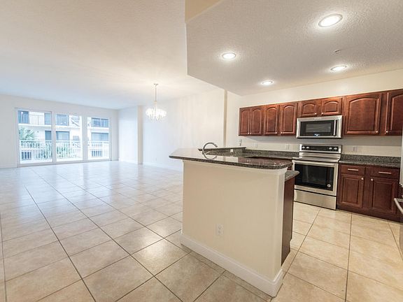 5th image of 601 N Miramar Ave APT 209
