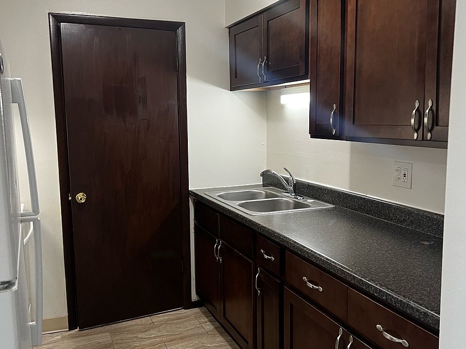 1st image of 2016 10th St APT 203