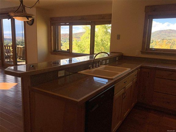 4th image of 340 Cherry Dr Unit A