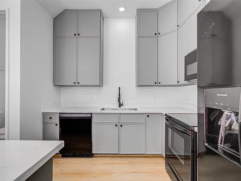 1506 McKee St #B — Photo 8