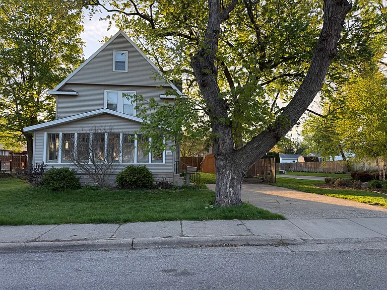 2936 Earle Ave SW — Photo 1