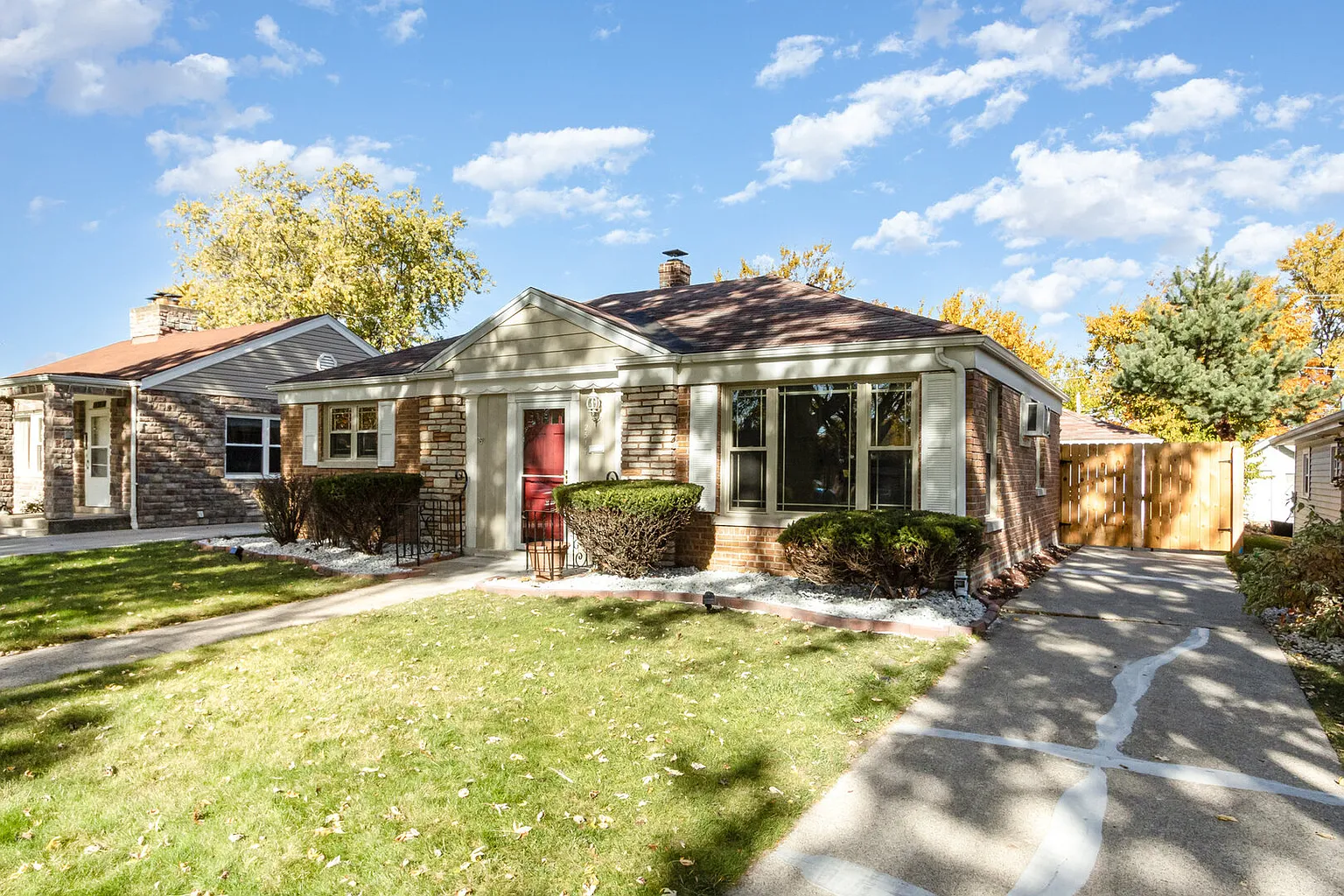 2514 Spruce Rd photo 1