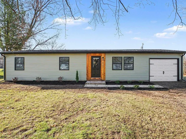 9565 E Wawasee Ln, Syracuse, IN 46567