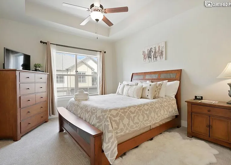 Luxury Serta Perfect Sleeper queen mattress in master