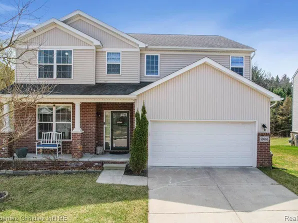59685 Twin Pines Dr, New Hudson, MI 48165