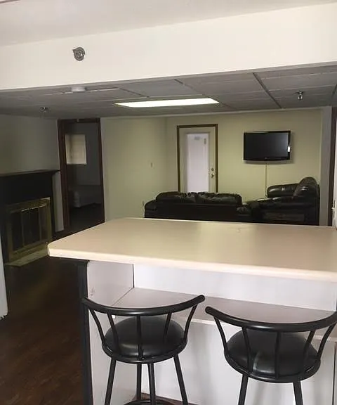 1306 Lincoln Atrium — Photo 12