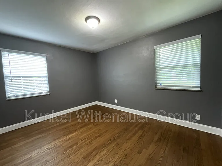 7911 W Main St — Photo 21