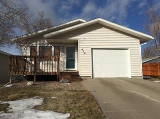 414 W 7th St, Pierre, SD 57501