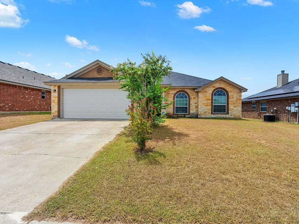 2702 Tarrant County Dr