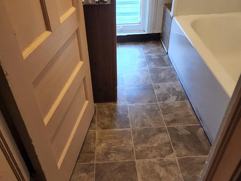 490 Ames St #UPSTAIRS — Photo 7