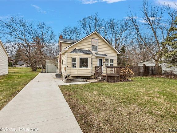 3rd image of 2281 Dexter Rd