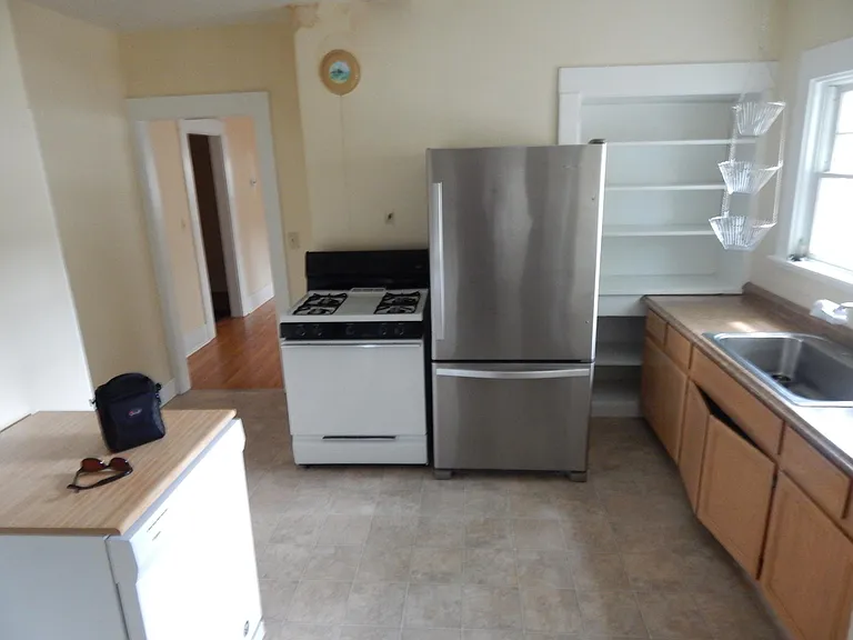 503 E St — Photo 5
