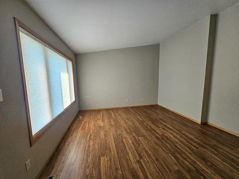 604 Tanager Ct — Photo 5