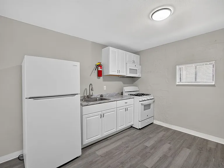 Welcome to Route 66 Apartments in Albuquerque, NM — Photo 8
