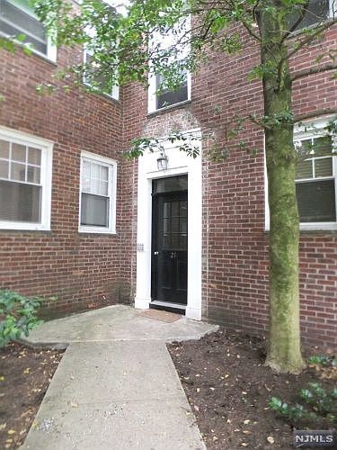 1st image of 349 Bloomfield Ave #75