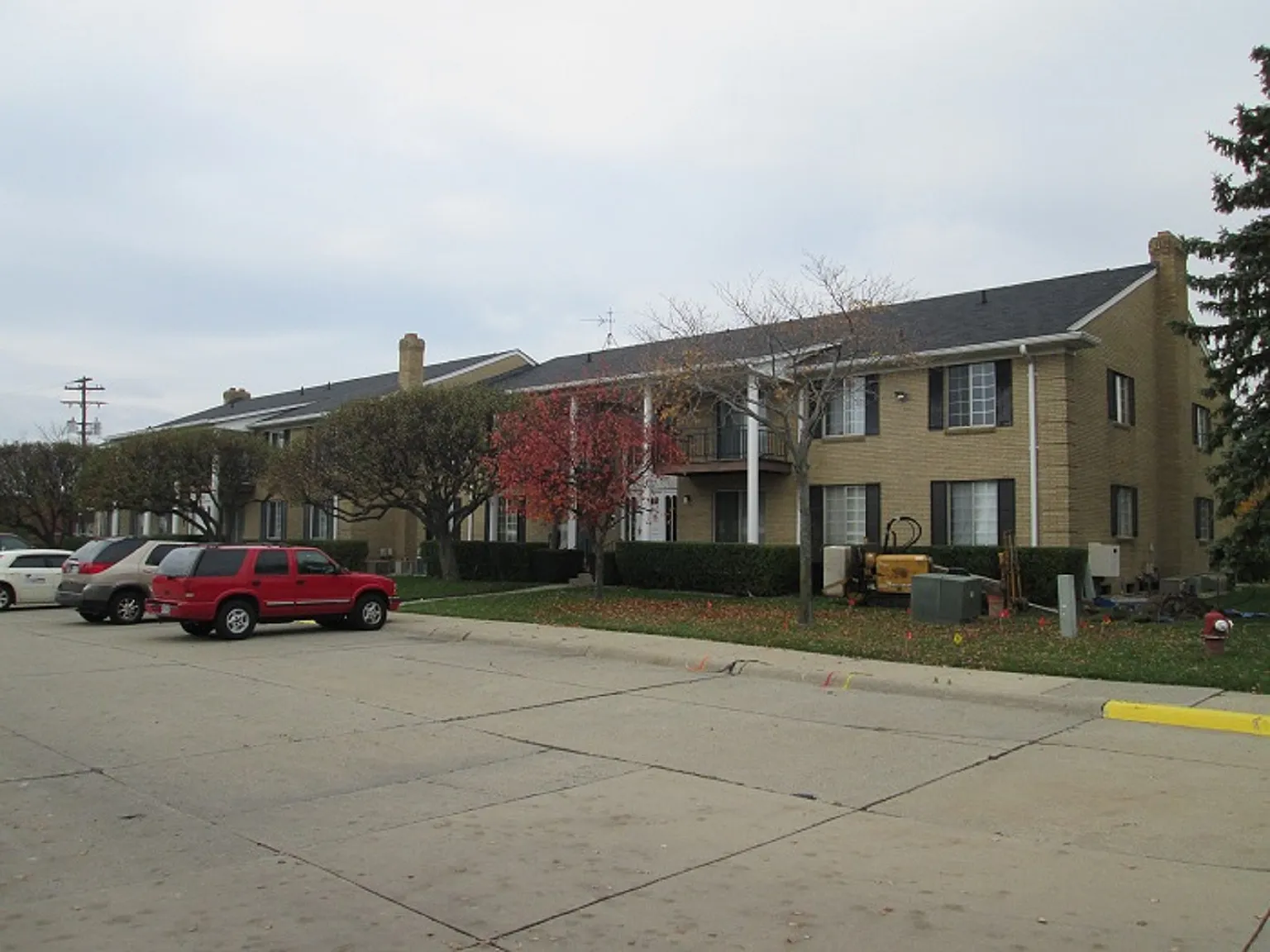 11750 Fifteen Mile Rd #C21 photo 1