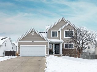 1372 Woolridge Dr, Coralville, IA 52241