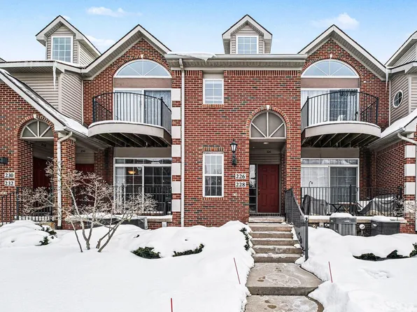 228 W Oakbrook Dr, Ann Arbor, MI 48103
