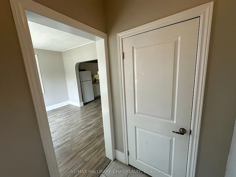 270 Moffat St #A — Photo 5