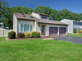 217 Liberty Bell Rd, Toms River, NJ 08755