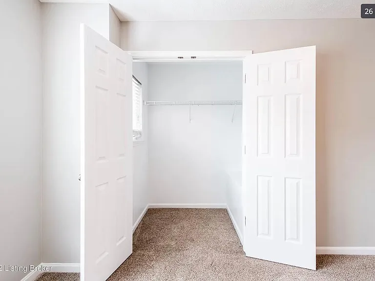 402 Clare Ln #402 — Photo 11