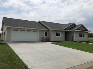 822 3rd St, Wanamingo, MN 55983