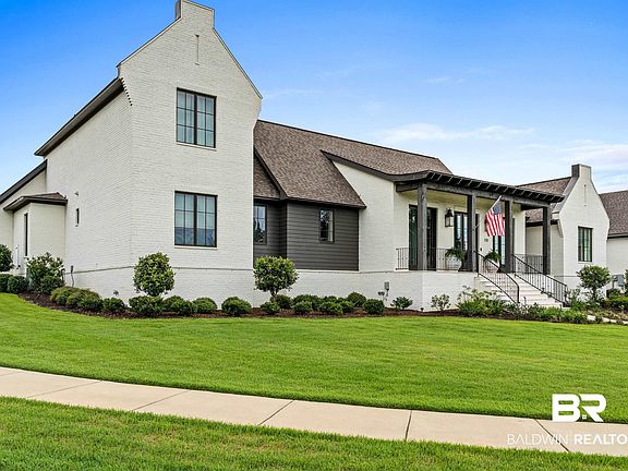 3rd image of 170 Mount Pleasant Blvd