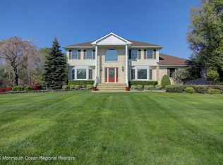 18 Regent Dr, Monroe Township, NJ 08831