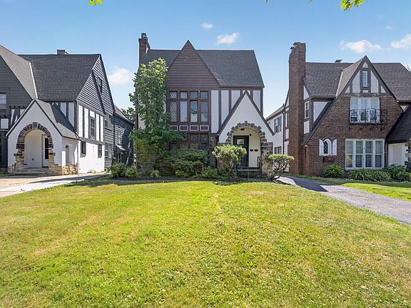 2nd image of 3561 Lynnfield Rd #1