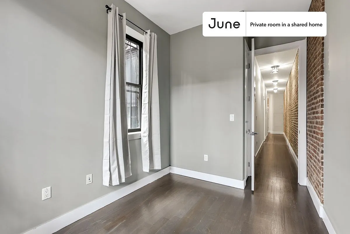 Full bedroom in 4 bed/2 bath home in Crown Heights #836 D — Photo 3
