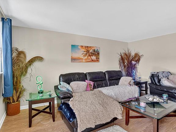 5th image of 7836 Kavanagh Rd