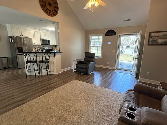 4th image of 2899 Dbar Cir