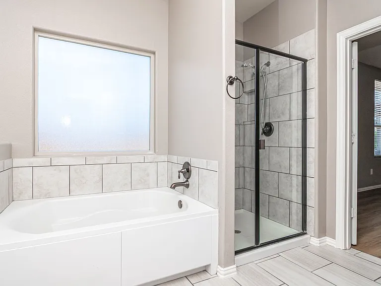 6408 Hall Of Fame Blvd — Photo 7