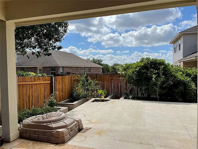 9405 Castle Pines Dr — Photo 27