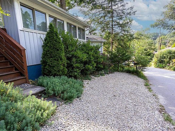 2nd image of 24 Rhododendron Dr