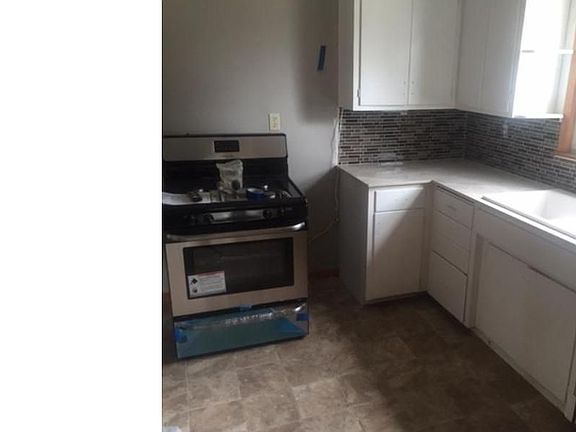 4th image of 1741 Larpenteur Ave E
