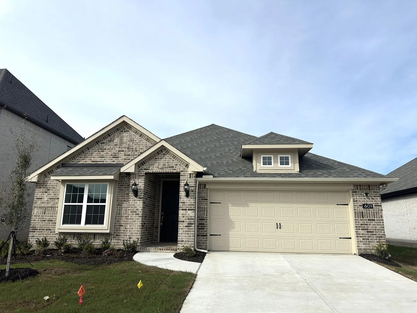 Lagoon Community, Like New House. — Photo 2