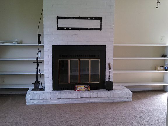 Wood burning FP in Liv rm.