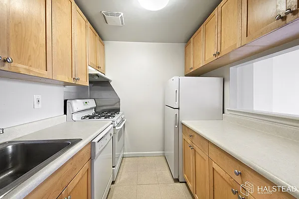 Rented by Halstead Real Estate | media 22