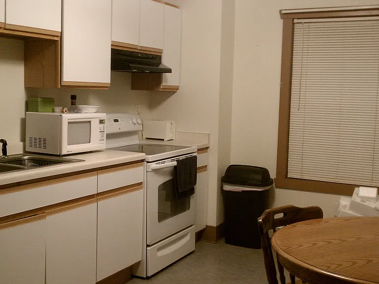 425 E 6th St #2 — Photo 7