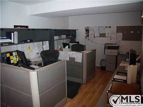 4th image of 421 Virginia Ave