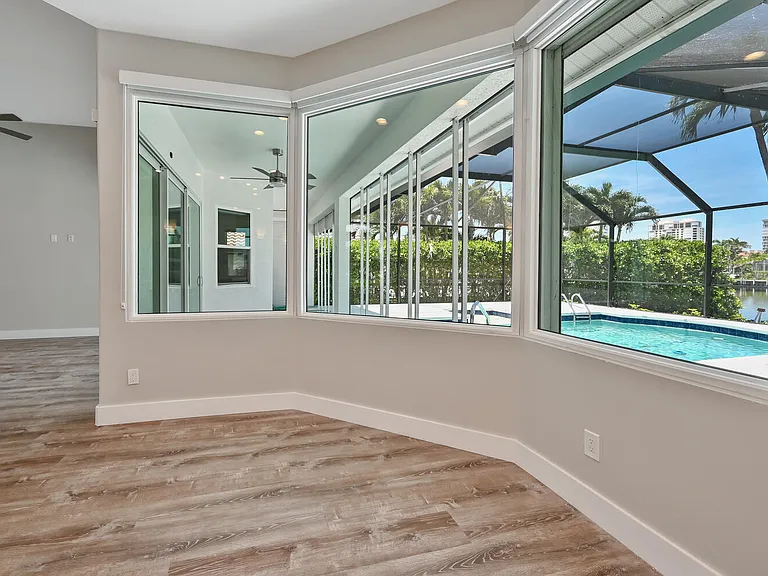 4231 Crayton Rd — Photo 16